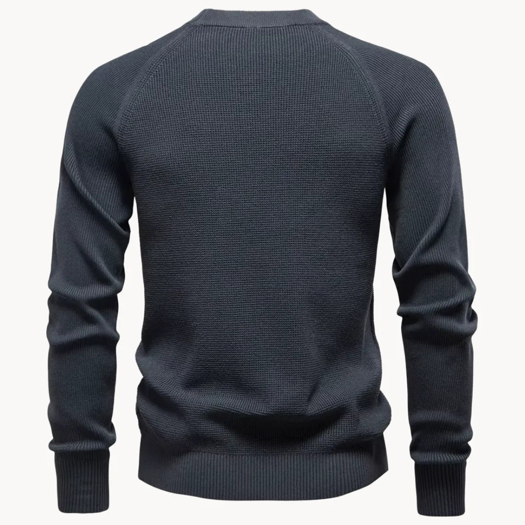 Thomas - Timeless Fitted Round Neck Sweater