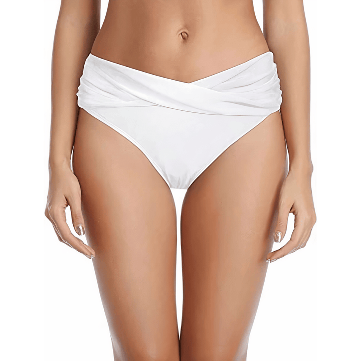 Karla™ low-waist bikini bottoms by Emma & Rose Manhattan, showcasing a stylish swimwear design with a smooth fit and vibrant color.