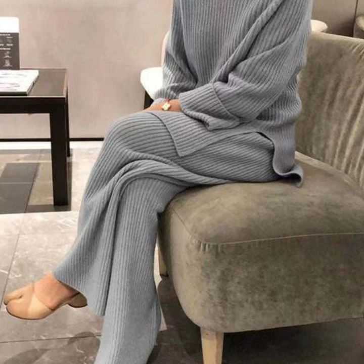 Samantha - Trendy Sweater and Knitted Pants Set