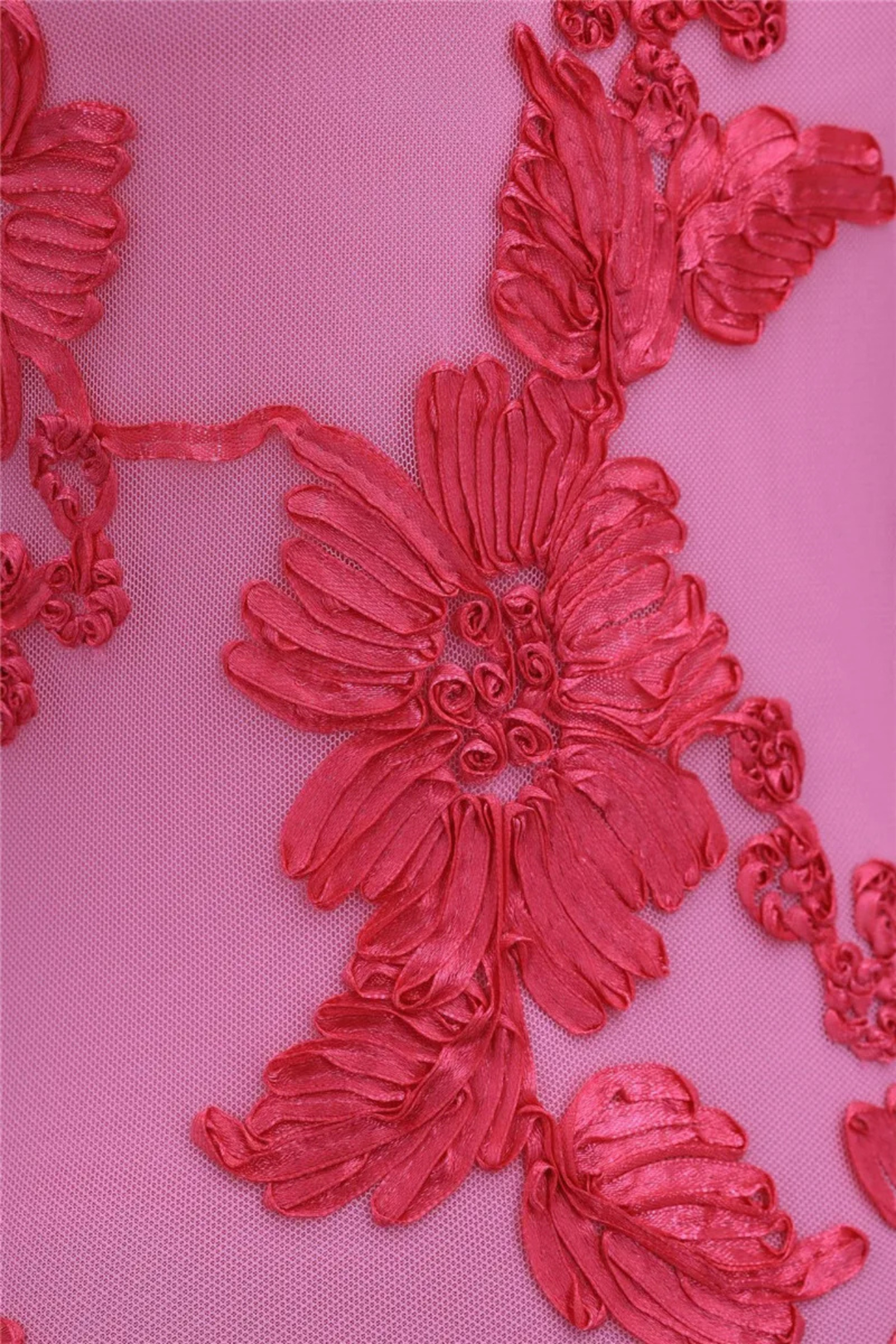 Emma & Rose Cape Town Amara Maxi Dress in flowing fabric, featuring a elegant design and vibrant color.