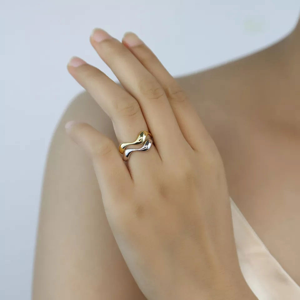 Carisseya™  |  Wave Ring 18k Gold