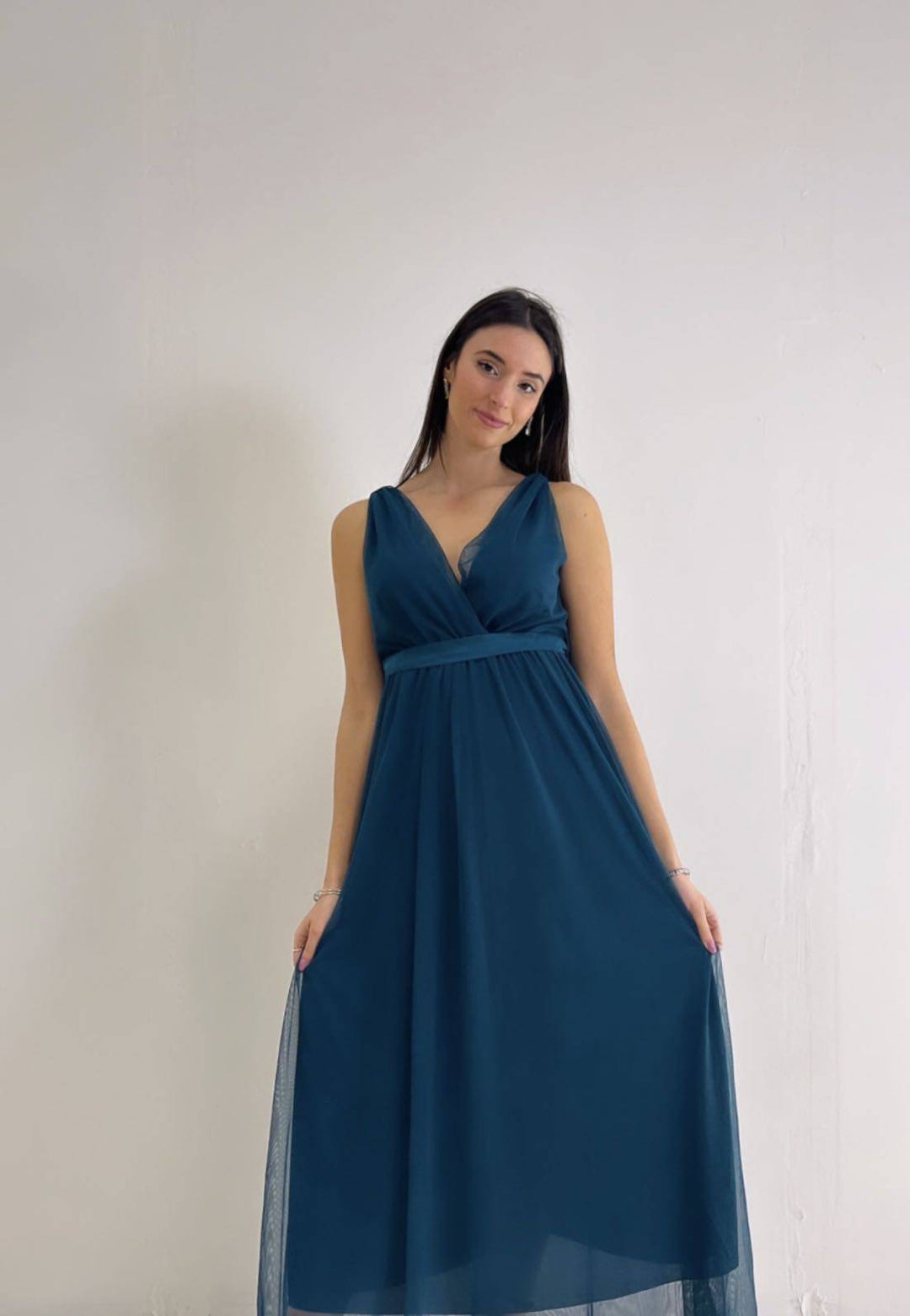 Karina™ Ariel Dress by Emma & Rose Cape Town, stylish abiti in soft fabric with elegant design and delicate details.