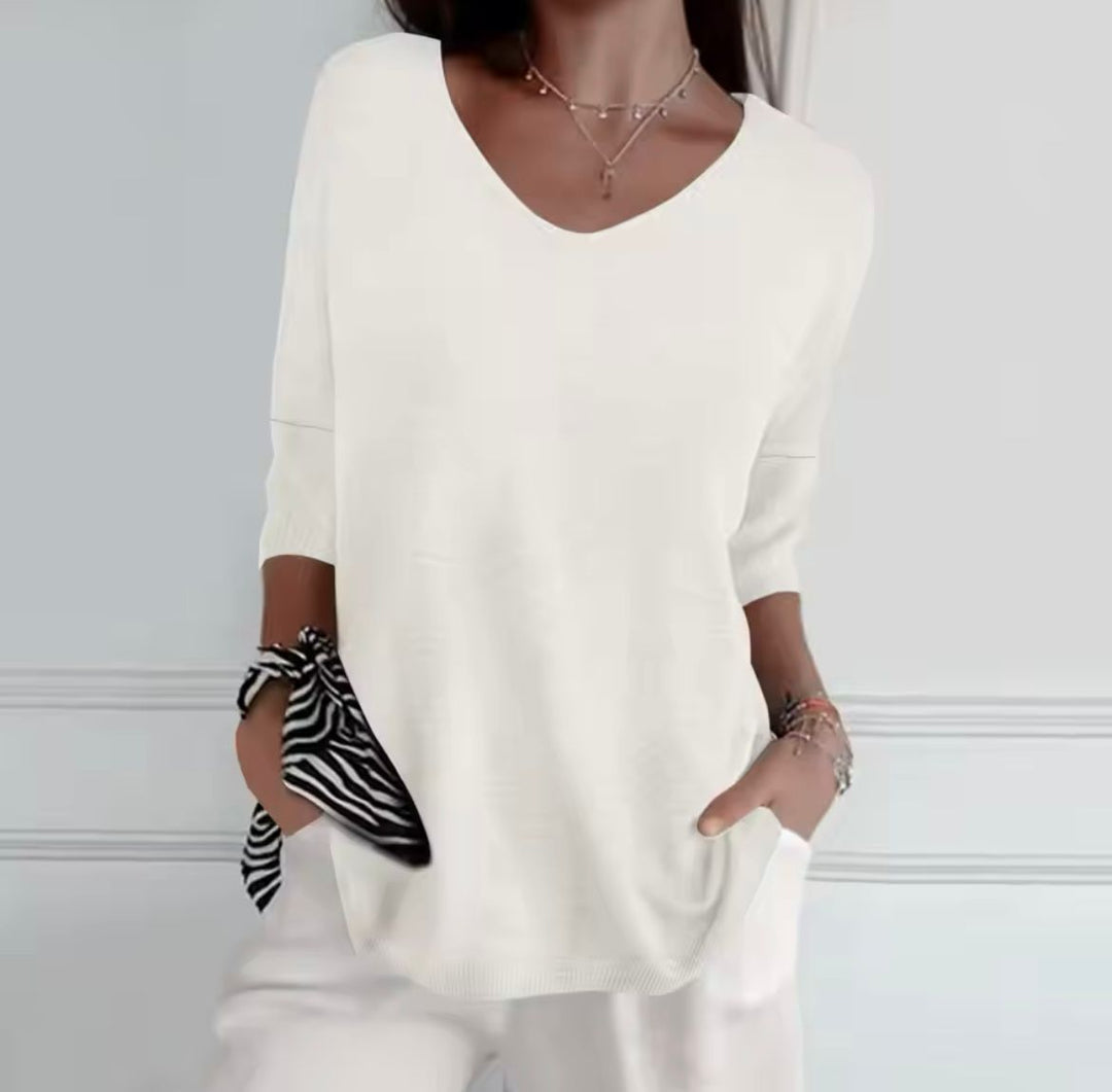 Maëlys - Relaxed V-Neck Top