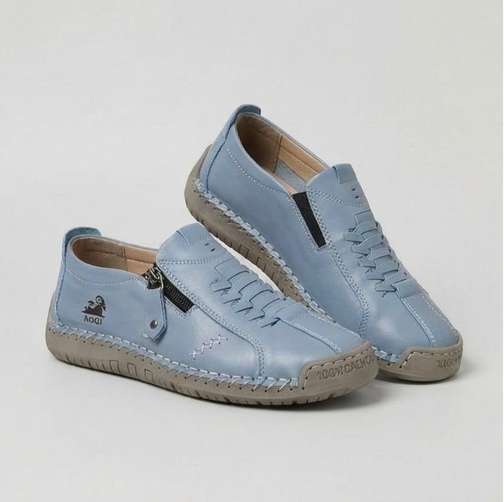 Katherine – A refined comfort with a practical zip closure