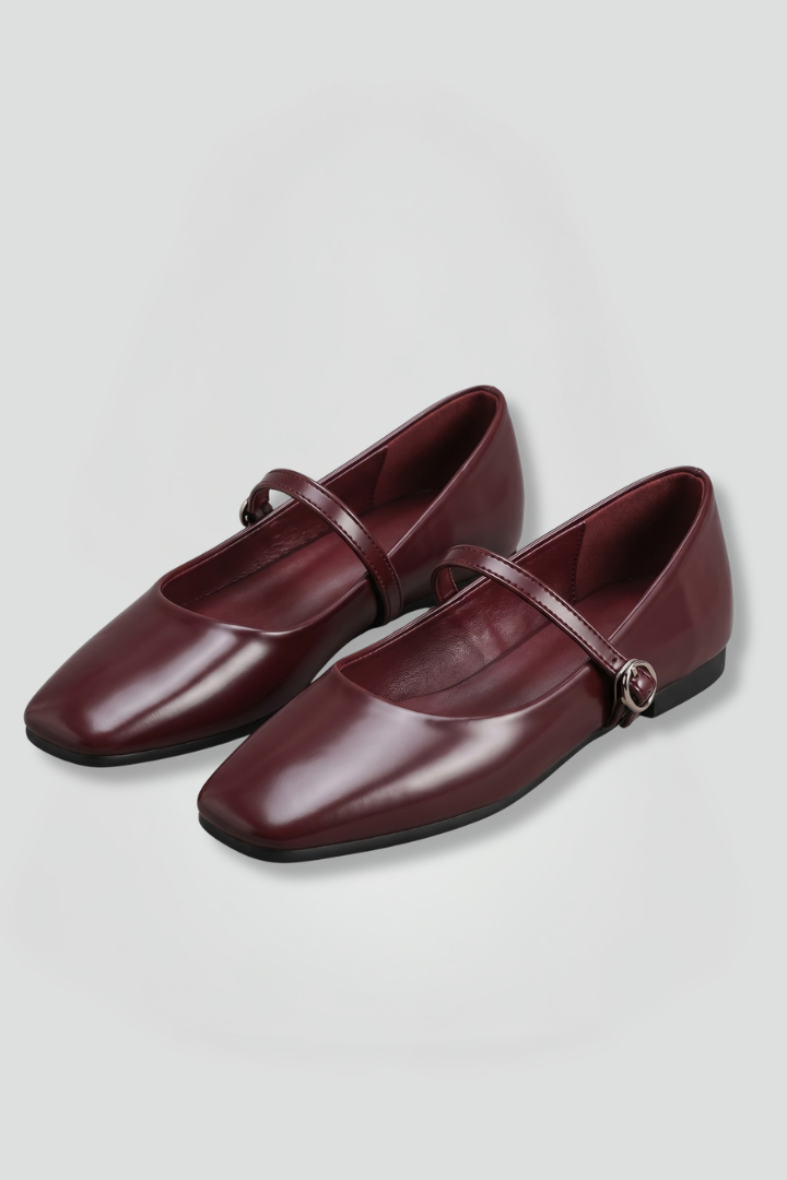 Women's Leather Flat Shoes with Buckle Strap for Everyday Wear