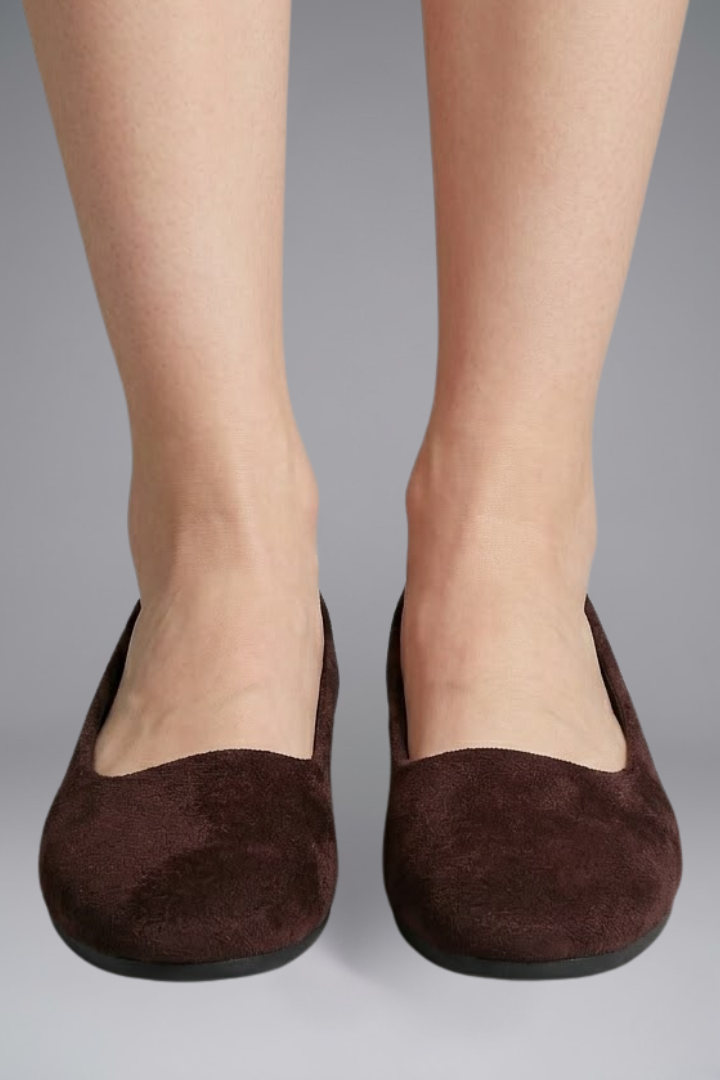 Women's Leather Flat Shoes with Slip-On Design for Everyday Wear