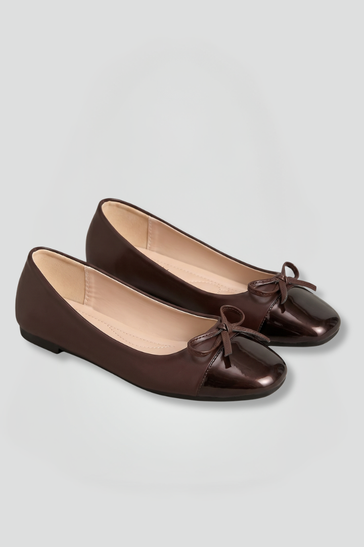 Women's Leather Flat Shoes with Square Toe for Everyday Wear