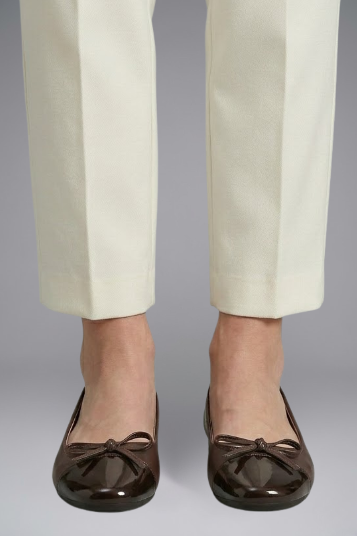 Women's Leather Flat Shoes with Square Toe for Everyday Wear