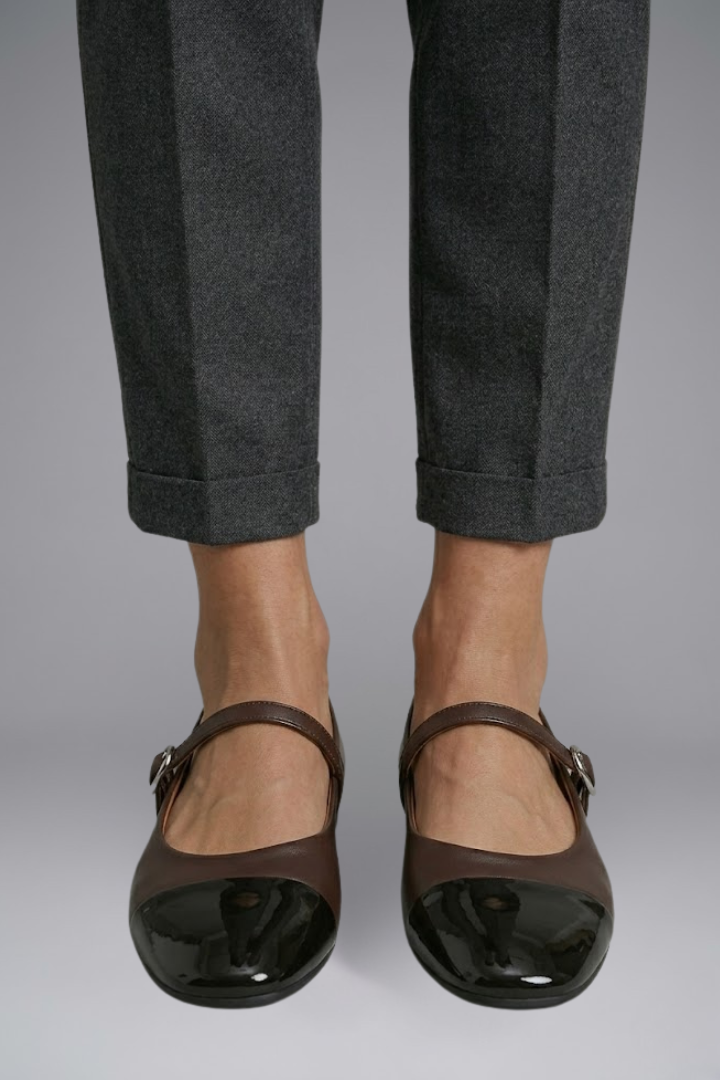 Women's Leather Mary Jane Flat Shoes with Buckle Closure for Everyday Wear