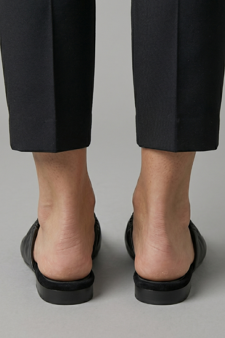 Women's Leather Mule Shoes with Cap Toe and Slip-On