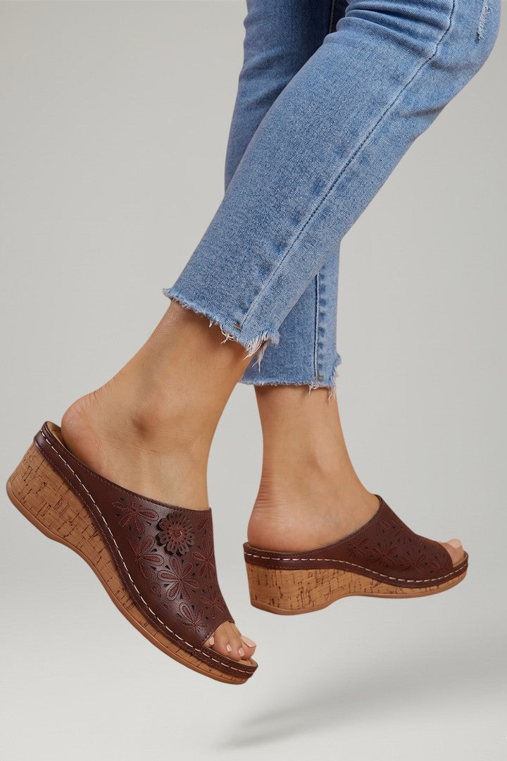 Women's Orthopaedic Sandals with Adjustable Straps