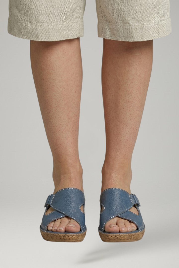Women's Orthopaedic Sandals with Adjustable Straps and Flat Sole