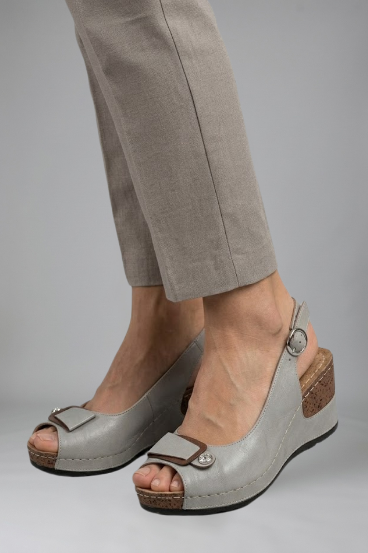 Women's Orthopaedic Sandals with Buckle Closure for Summer