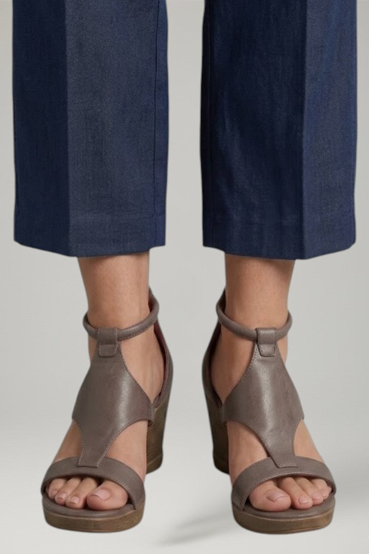 Women's Orthopaedic Sandals with Cushioned Footbed and Heel