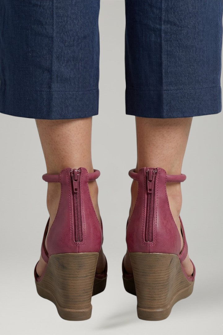 Women's Orthopaedic Sandals with Cushioned Footbed and Heel