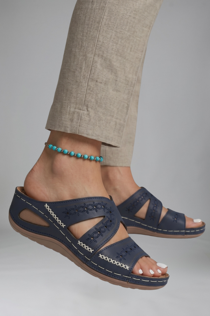 Women's Orthopaedic Sandals with Cutout Upper Straps for Everyday Wear