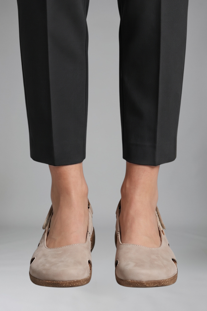 Women's Orthopaedic Sandals with Hook Closure for Everyday Wear
