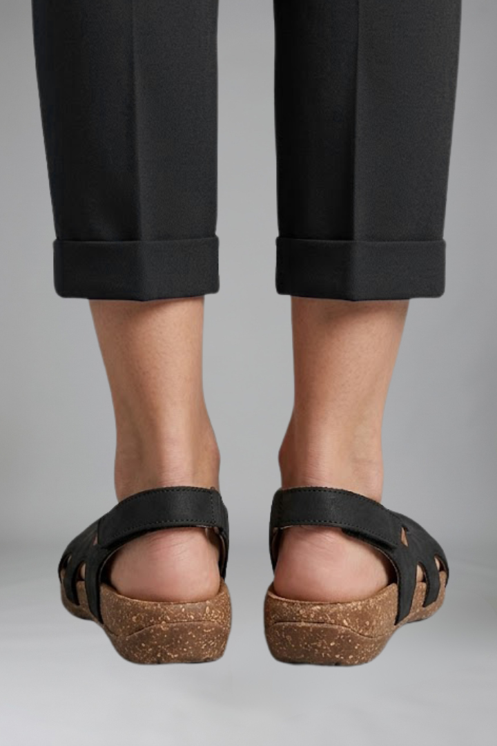 Women's Orthopaedic Sandals with Hook Closure for Everyday Wear