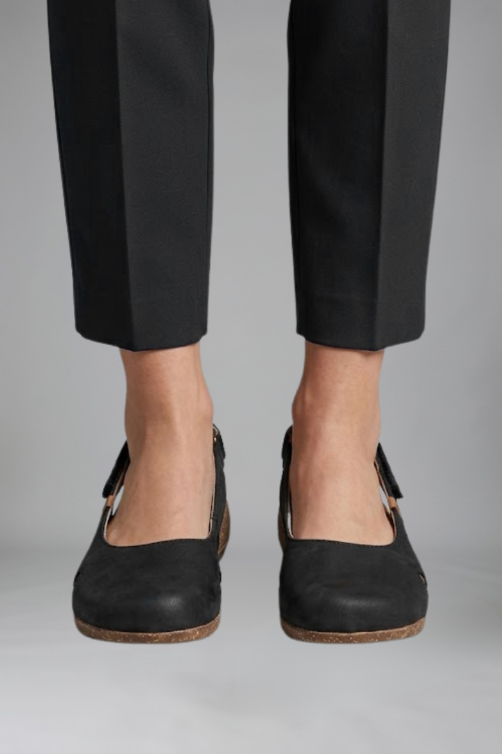 Women's Orthopaedic Sandals with Hook Closure for Everyday Wear