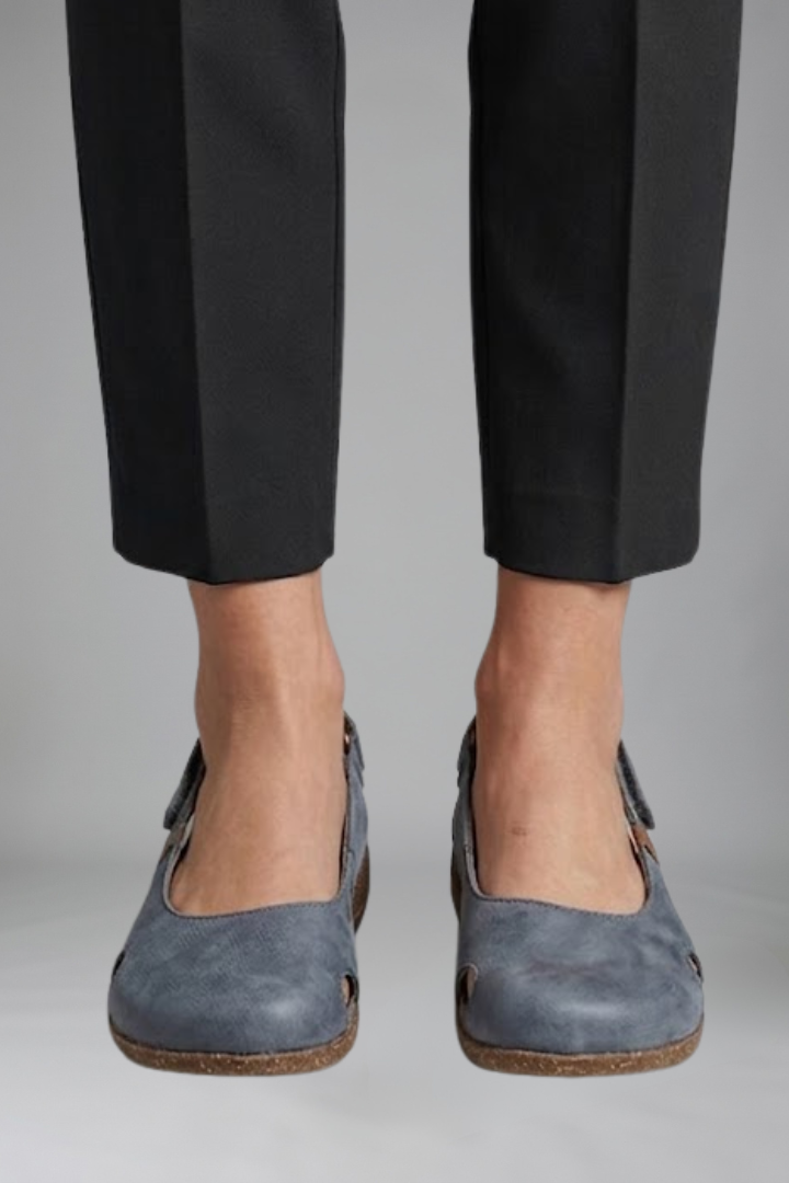 Women's Orthopaedic Sandals with Hook Closure for Everyday Wear
