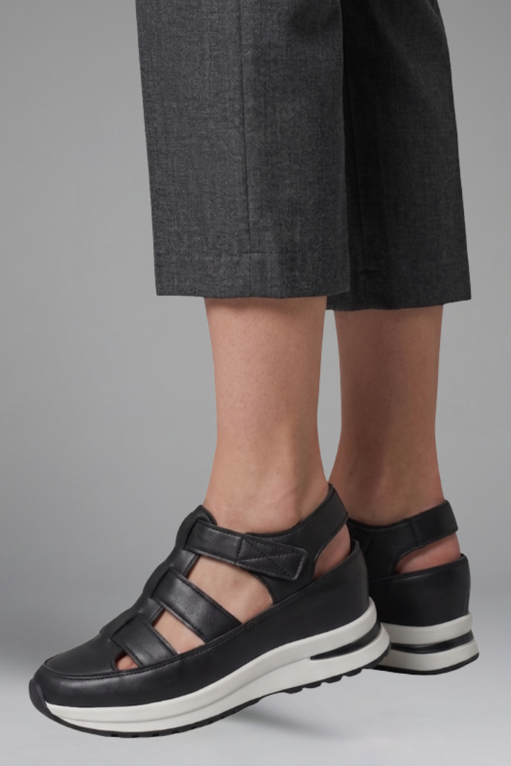 Women's Orthopaedic Sandals with Textured Sole for Everyday Wear