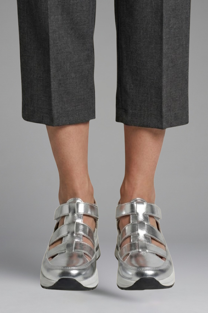 Women's Orthopaedic Sandals with Textured Sole for Everyday Wear