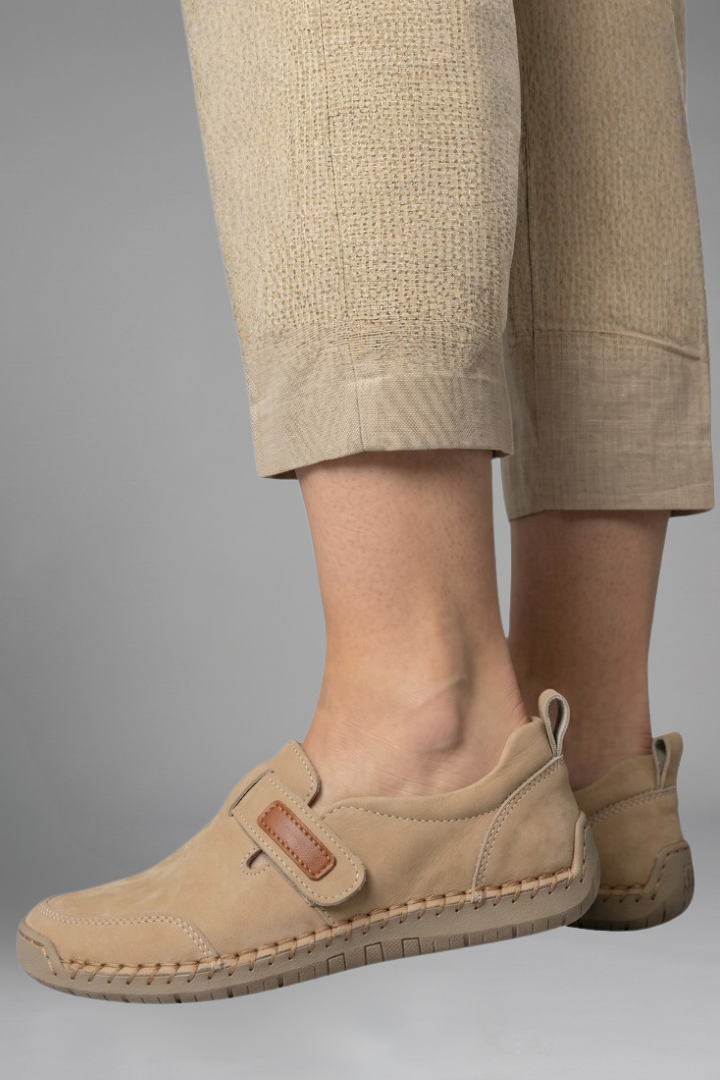 Women's Orthopaedic Shoes with Textured Sole for Everyday Wear