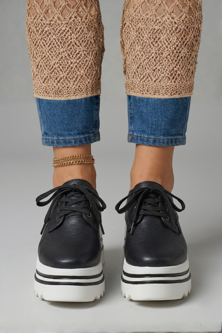 Women's Oxford Shoes with Lace Up Closure for Casual Wear