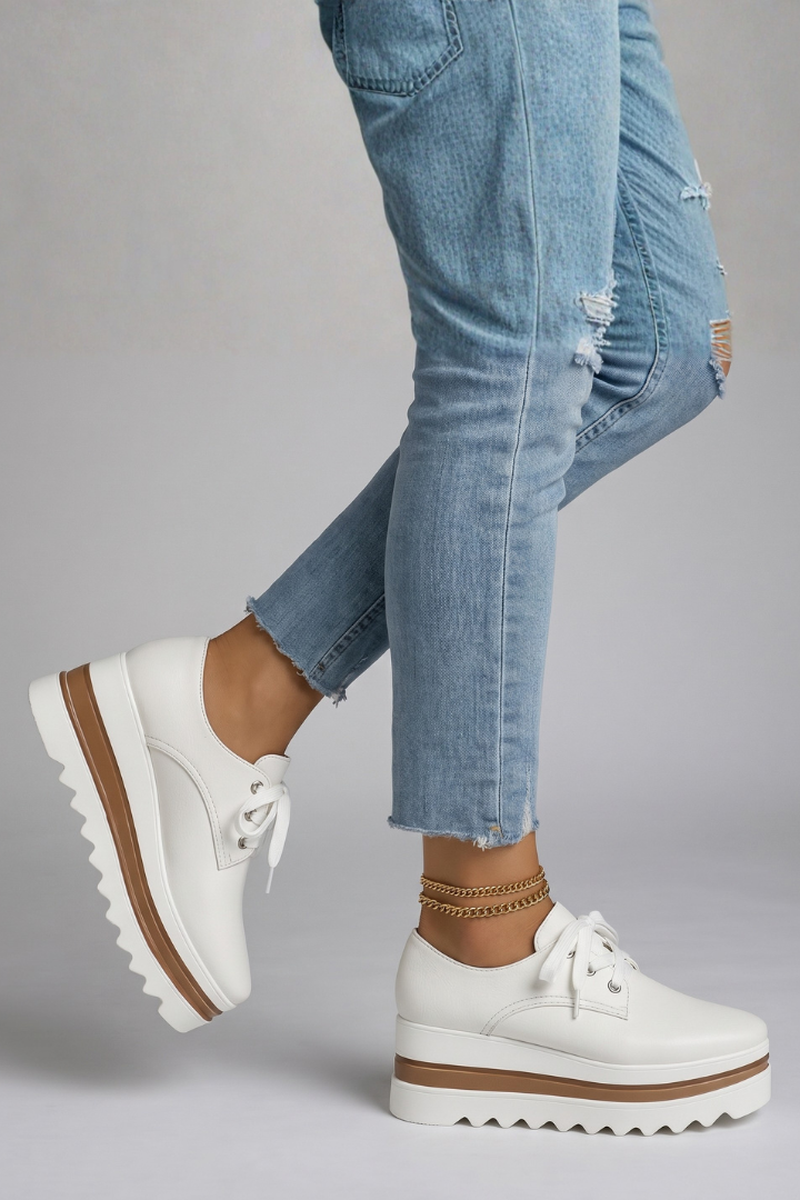Women's Oxford Shoes with Lace Up Closure for Casual Wear