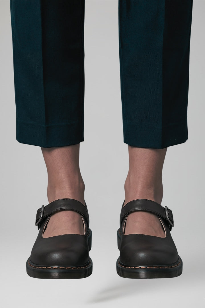 Women's Sandals with Strap Fastening and Cushioned Sole