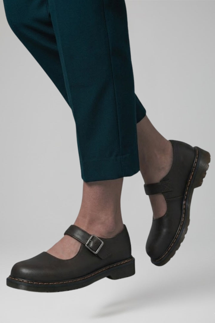 Women's Sandals with Strap Fastening and Cushioned Sole