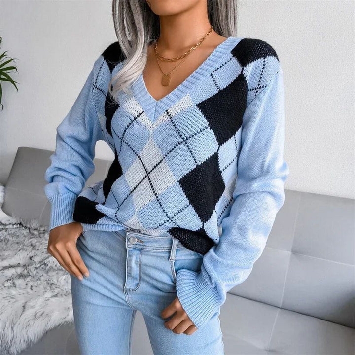 Lieve - Trendy V-Neck Knitted Sweater