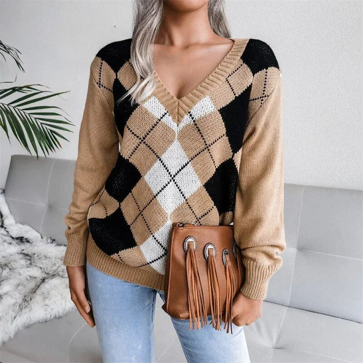 Lieve - Trendy V-Neck Knitted Sweater