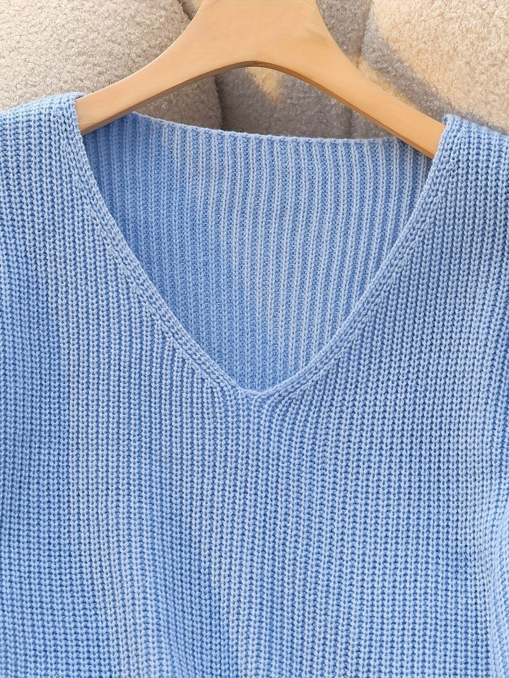 Sophie | Feminine Ribbed Knit Sweater with V-Neck and Button Details