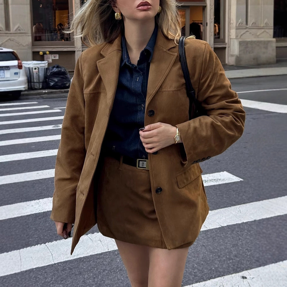 Women's Blazer with Single-Breasted Closure and Solid Design