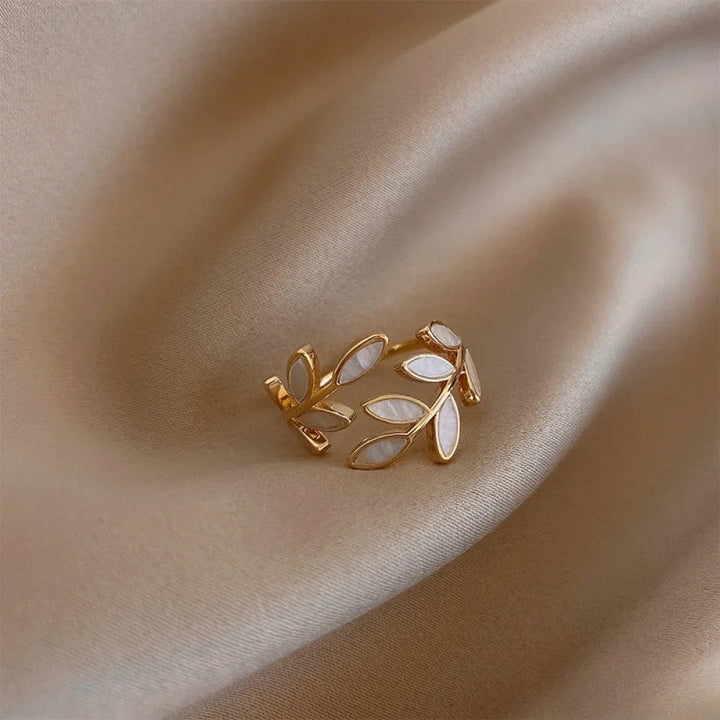 Anke™  |  Adjustable Gold Ring Leaf