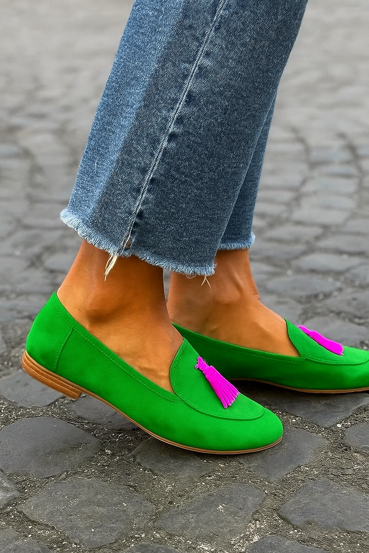 GREEN LOAFER WITH FUCHSIA TASSEL