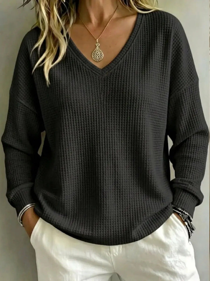 Casual V-Neck Pullover for Women – A Relaxed and Comfortable Style for Everyday Wear