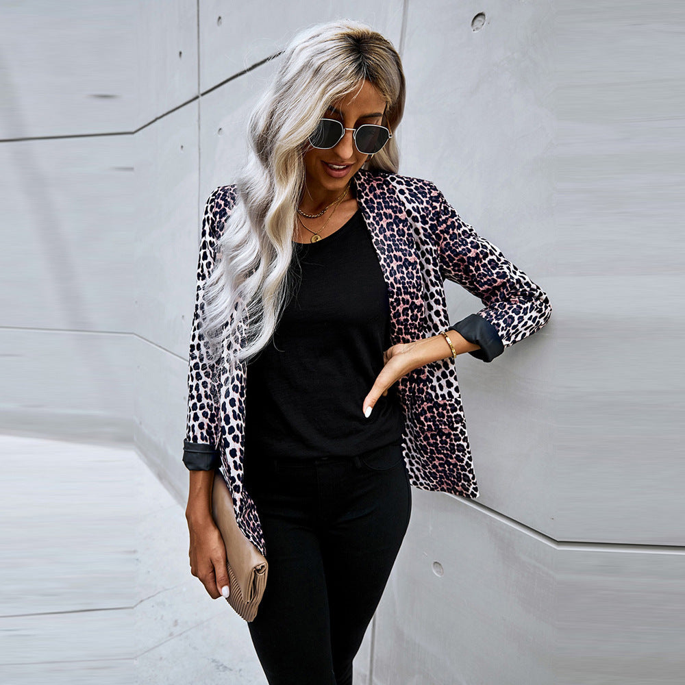 Women's leopard print blazer - Trendy and bold