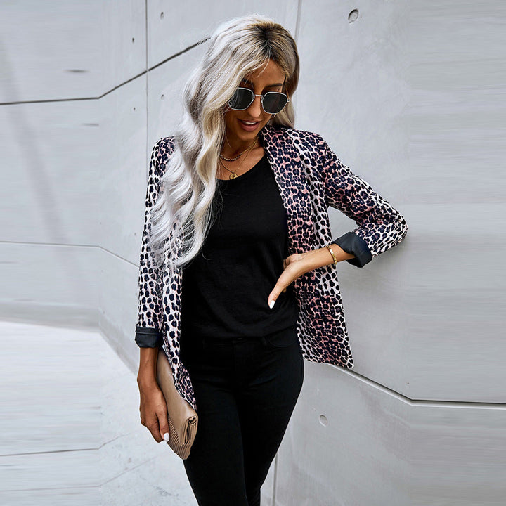 Women's leopard print blazer - Trendy and bold