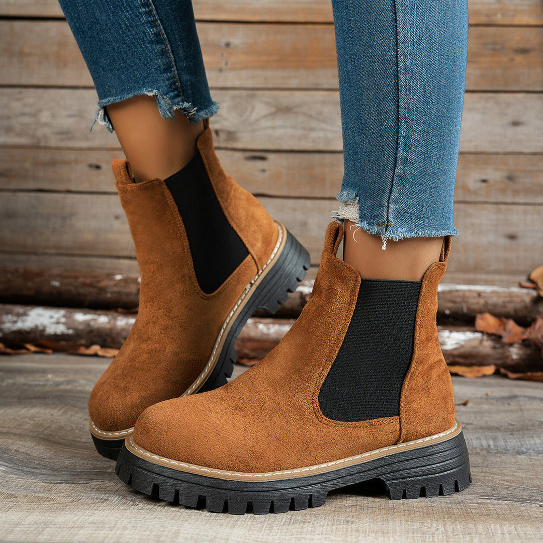 Yvonne Modern and Elegant Chelsea Platform Ankle Boots - Elena Harper