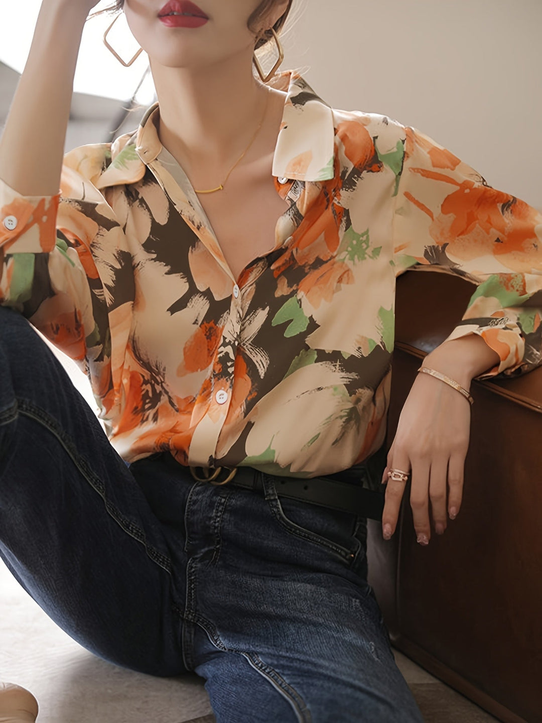 Women's Floral Ink Print Blouse with Elegant Fit