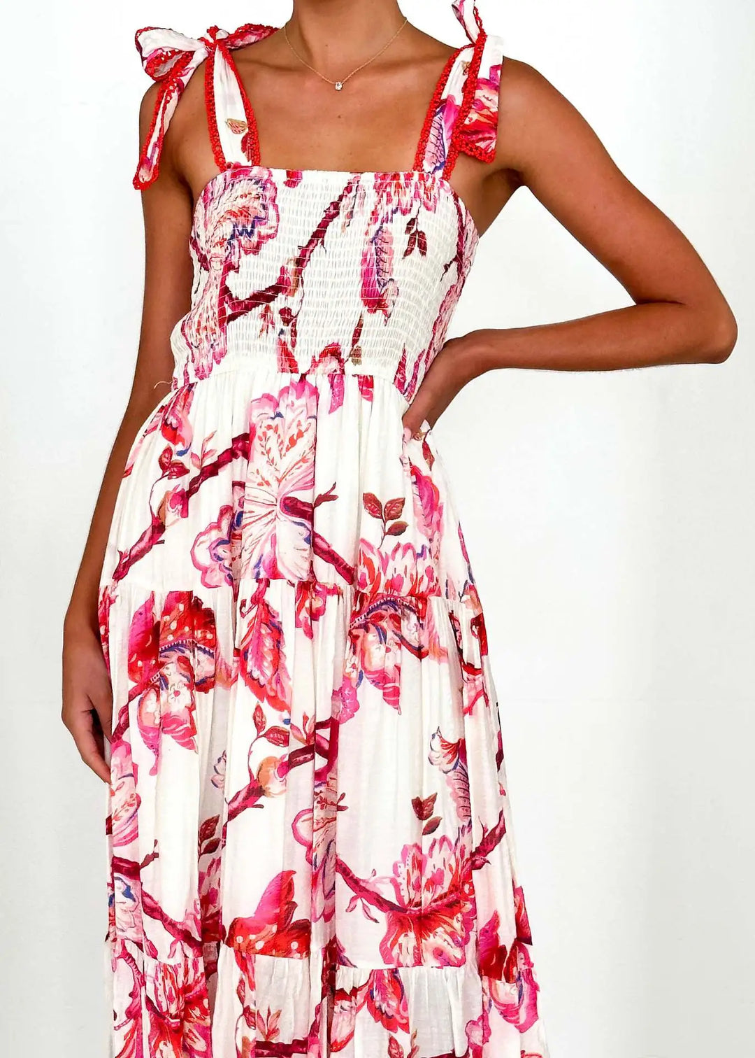Amber - Casual strappy dress with elastic waist