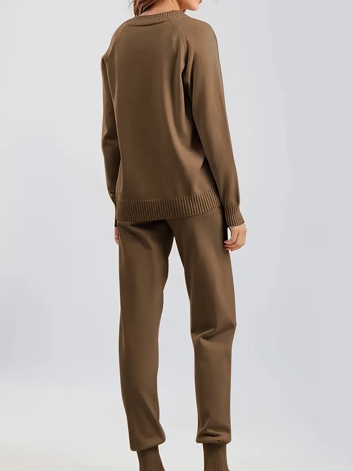Almute Women's Knit Loungewear Set with V-Neck, view 8 - Elena Harper