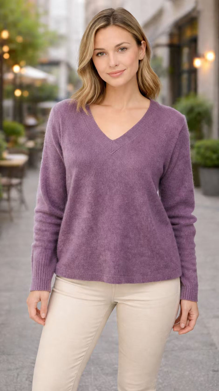 Amara I Vintage Pullover with V-Neck