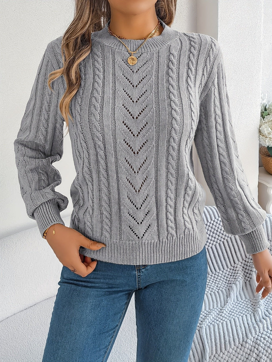 Laura | Classic and Cozy Cable Knit Sweater with Round Neck