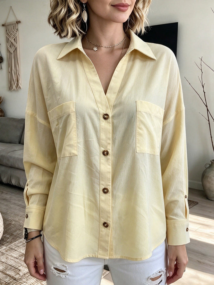Button-up Women's Shirt with Pockets - Casual and Practical