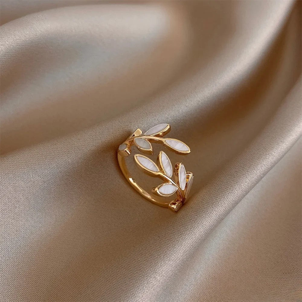 Anke™  |  Adjustable Gold Ring Leaf