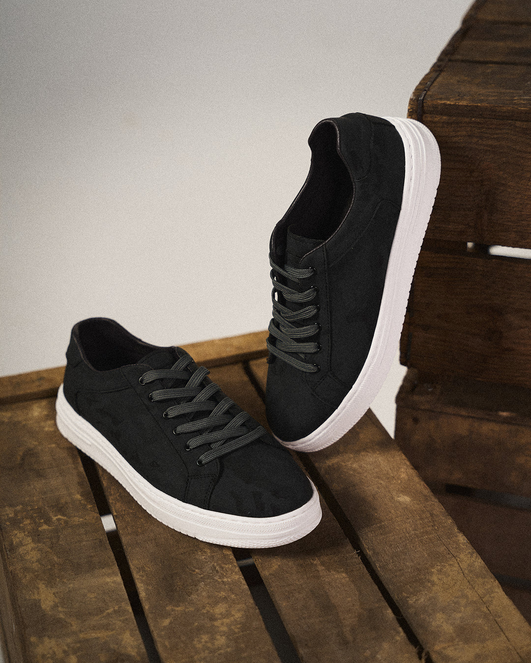 Men's Urban Lace-Up Sneakers