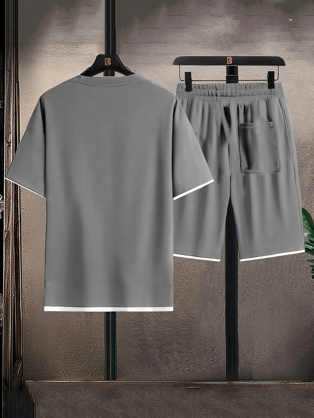 Men's Two-Piece Set with T-Shirt and Shorts in Honeycomb Fabric